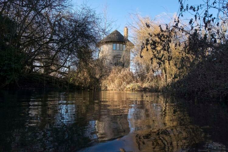 River Thames, Lower Mill Estate, UK